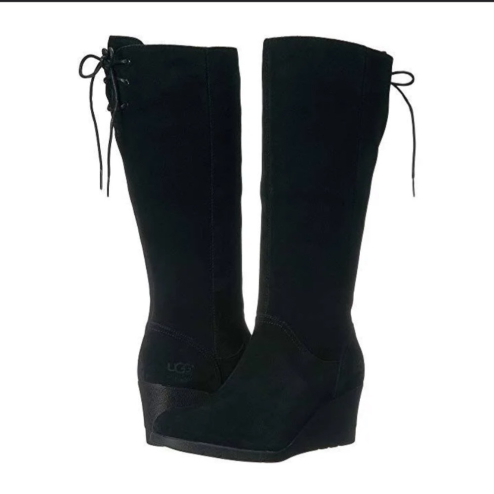 Like New UGG Dawna Black Suede Boots